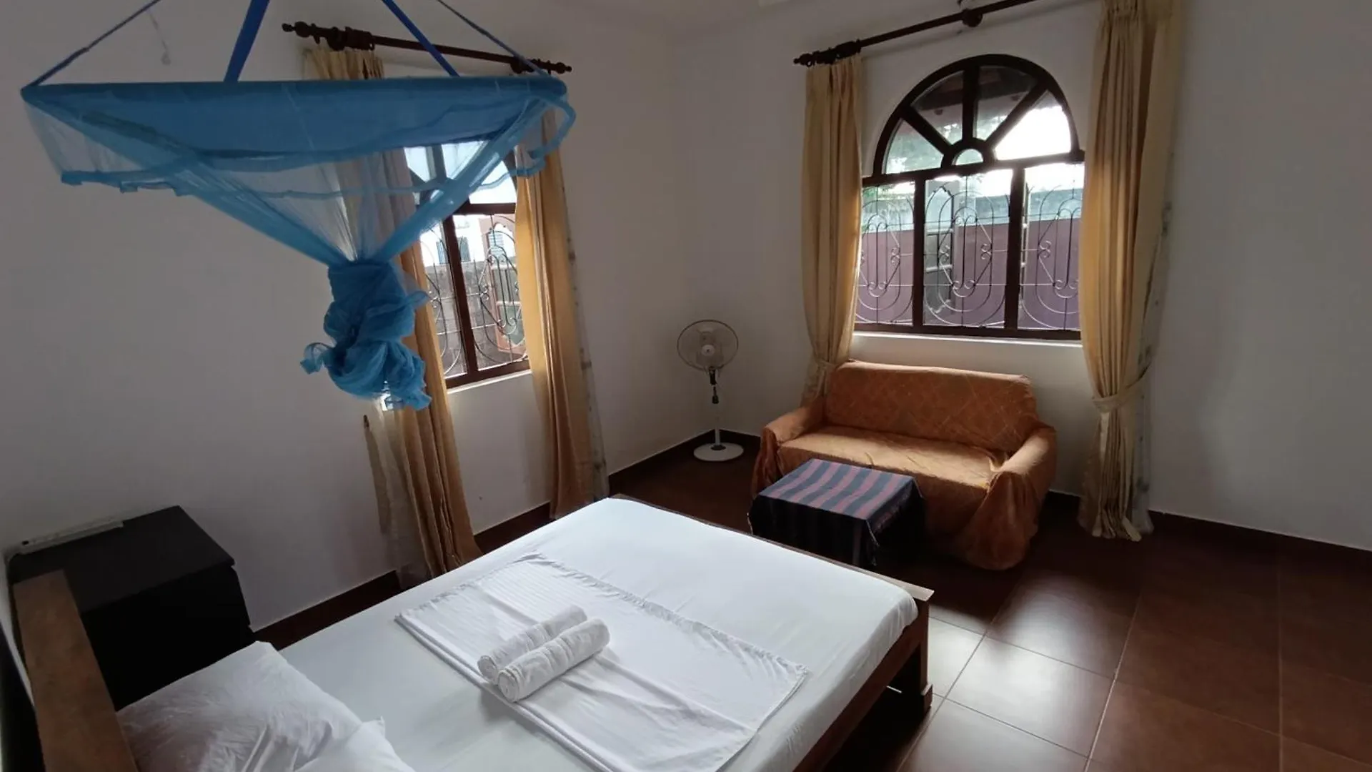 S And P Airport Transit Hostel And Villa 01 Negombo